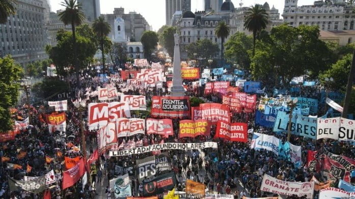 Movilización del Frente de Izquierda contra el FMI