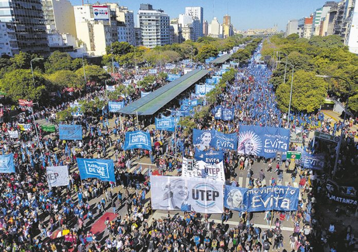 Movilización convocada por la Unidad Piquetera y la UTEP contra los ajustes de Tolosa Paz y el FMI