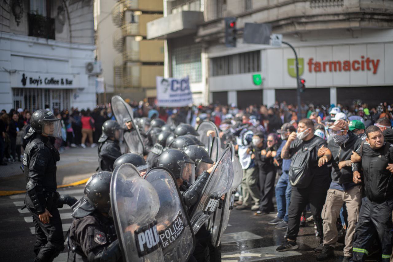 Represión a los movimientos sociales